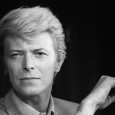 Esta es una reseña sobre el músico David Bowie (1947-2016), nacido en el sitio de Brixton, Inglaterra, del vientre de Terry, quien tuvo tres hermanas esquizofrénicas. Su padre fue un […]